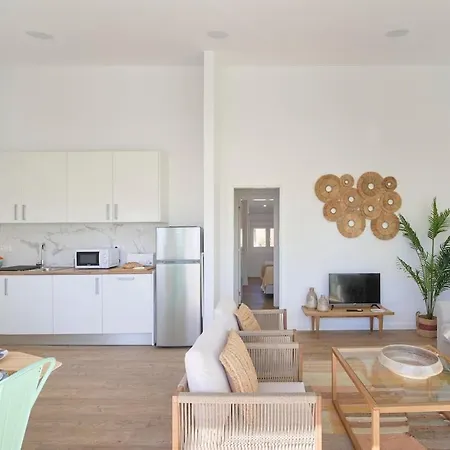 Ocean Balcony Penthouses, By Timecooler Apartmán