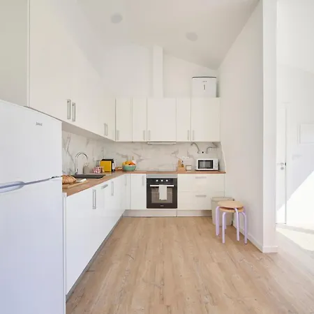 Ocean Balcony Penthouses, By Timecooler Apartmán *