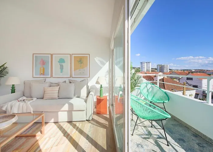 Ocean Balcony Penthouses, By Timecooler Апартаменты *