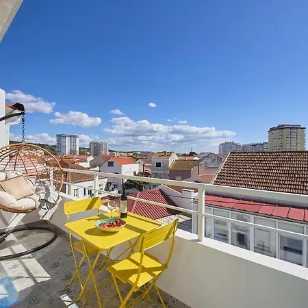 Ocean Balcony Penthouses, By Timecooler Costa de Caparica