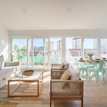 Ocean Balcony Penthouses, By Timecooler Lägenhet *